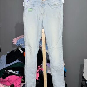 No Boundaries Light Wash Skinny Jeans